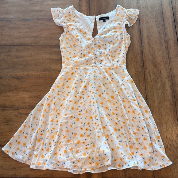 NWT Lulus Strike a Posie White Floral Print Backless Skater Dress, Small - Picture 3 of 12